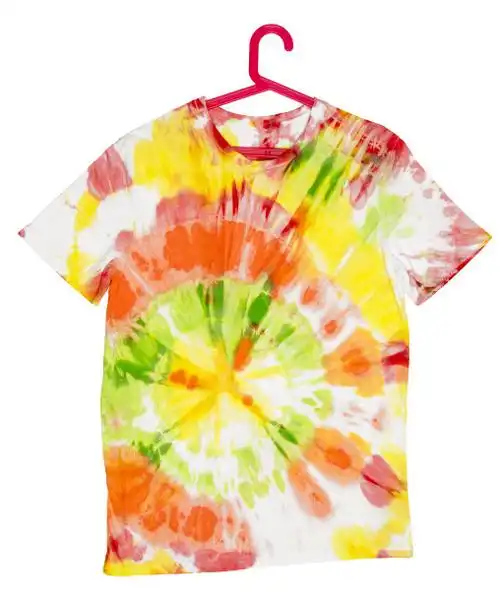 彩色扎染t恤挂在衣架上孤立白色图片下载