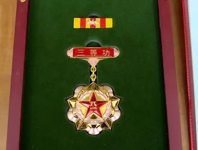 连平现役军人荣立三等功, 军地联动送喜报!