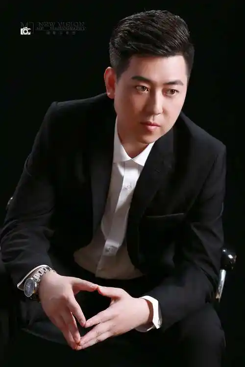 团体个人形象照,高管总裁商务照,模卡 歌手 主持个性私人订制,坐标