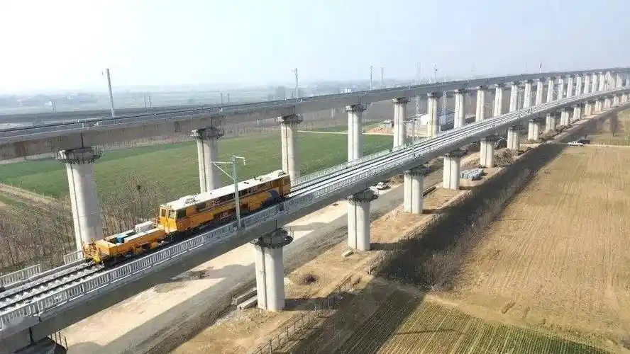 最后一块短板,湖北省最后一个城市将通高铁_荆荆_铺轨_轨道