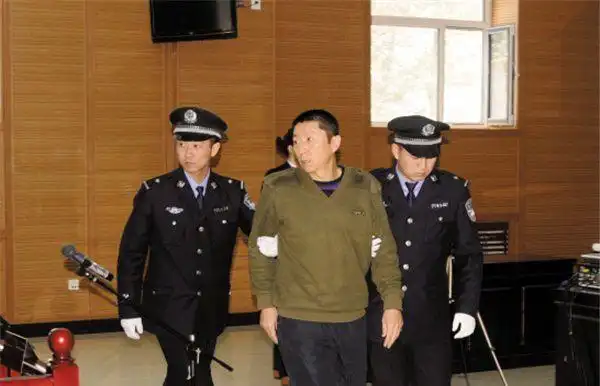 回顾:伊春空难44人遇难,机长不顾全机人独自逃生,被判刑3年|齐全军