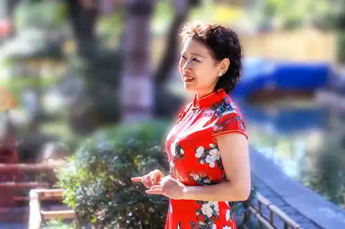 江南水乡风韵旗袍