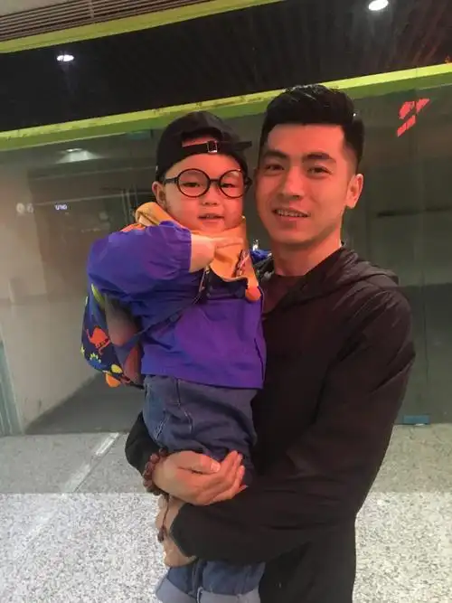 "最相似父子 父女照片评选"大赛