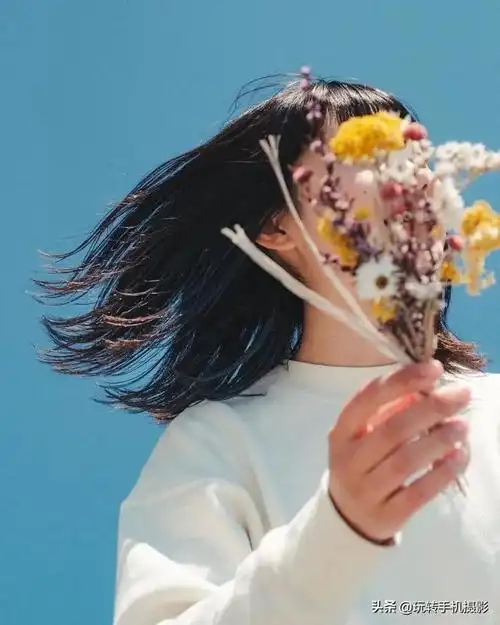 手拿花拍照姿势大全|花束|镜头|拿花_网易订阅