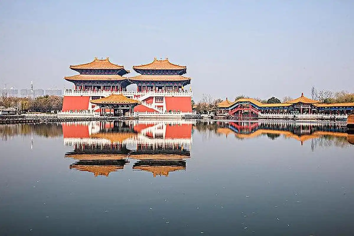 清明上河园 河南省开封市的国家aaaaa级景区 全年 09:00-22:00开放(最