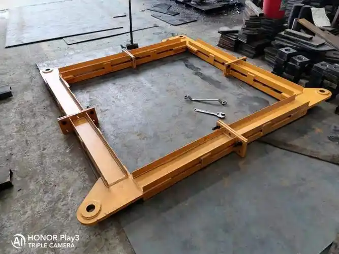 塔机附着华夏中联大汉定制伸缩塔吊扶墙