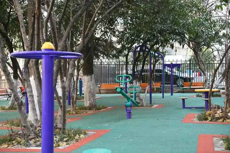 据人民日报客户端安徽频道合肥市庐阳区老旧小区焕新颜居民健身展笑颜