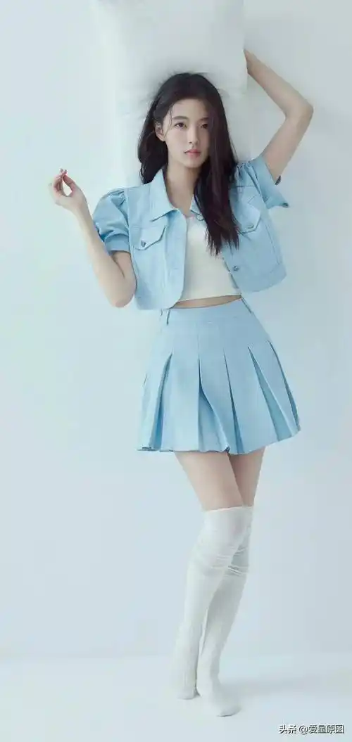 美女校花-何子怡全图写真合集