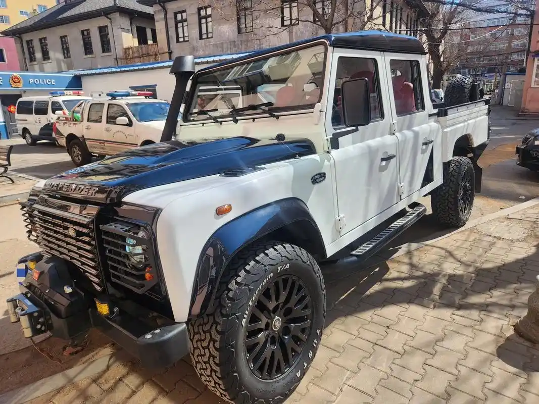 路虎卫士130皮卡