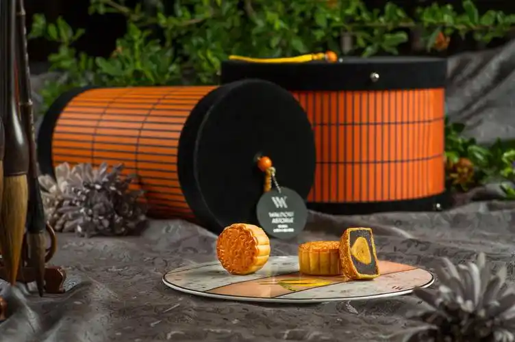 北京华尔道夫酒店推出中秋月饼礼盒