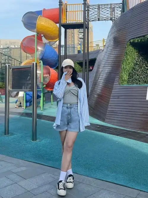 身高160体重130斤 肩宽40(溜肩严重) 7415胸围90(9385b)74