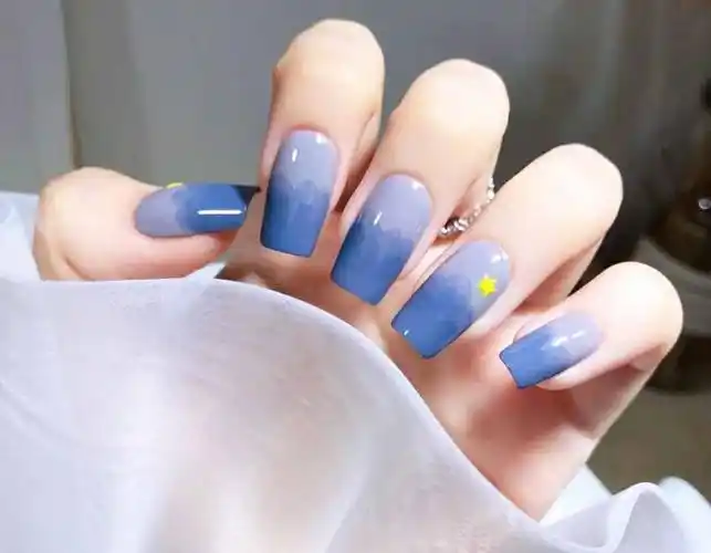 夏日显白蓝色系晕染美甲 【图】