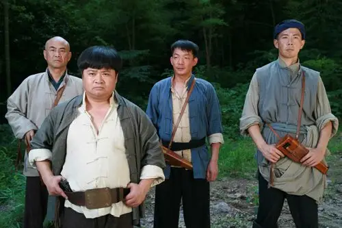 是杨平章,李翰韬执导的历史传奇剧,由闾汉彪,张春,杨刚等联袂主演