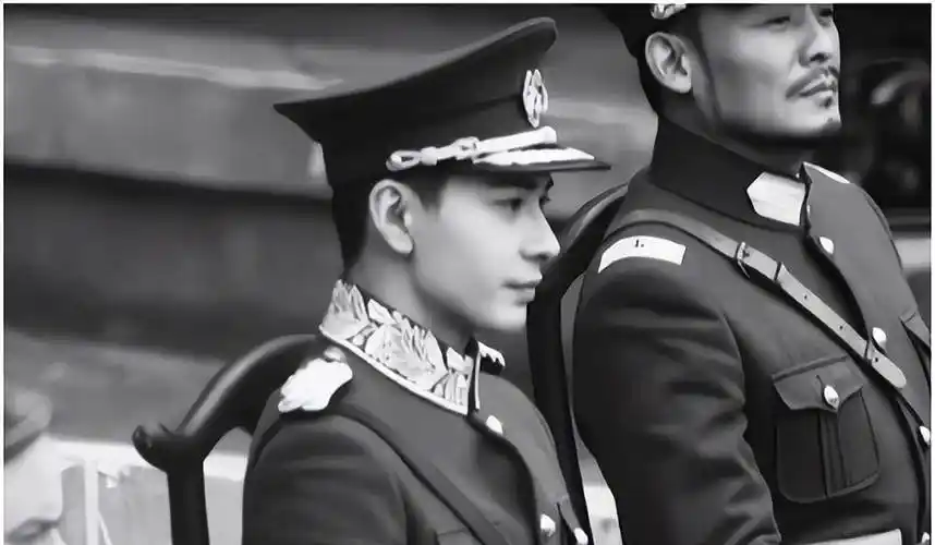 演军阀少帅我在行,窦骁:弟弟你还年轻,钟汉良:都起开_军装_陈星旭