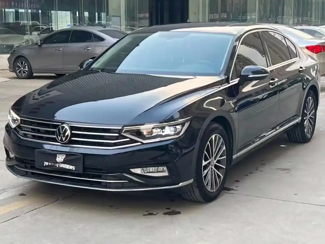 新到  2020年款迈腾330豪华版本.新到  2020年款 - 抖音