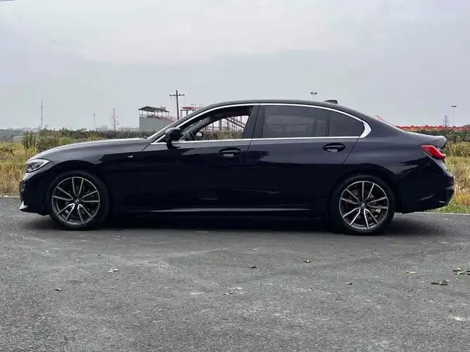 宝马 宝马3系  2021款 改款 320li m运动套装 黑色 手自一体对价格不