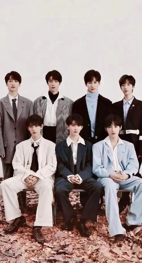 #时代少年团我们常州见##时团彩排门口粉丝大合唱#