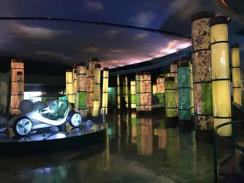 观上海科技馆,体验光影魔术.