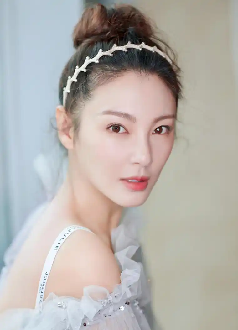 张雨绮性感唯美薄纱裙活动写真图片