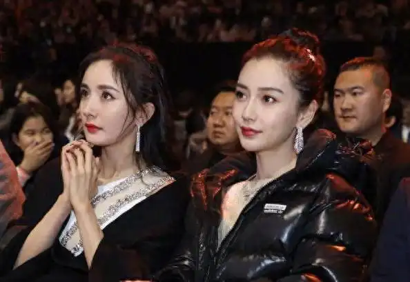 两位当红女星杨颖和杨幂的友情一直是人们关注的焦点.