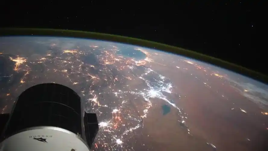 万家灯火,从太空看地球夜景,那是相当的美丽