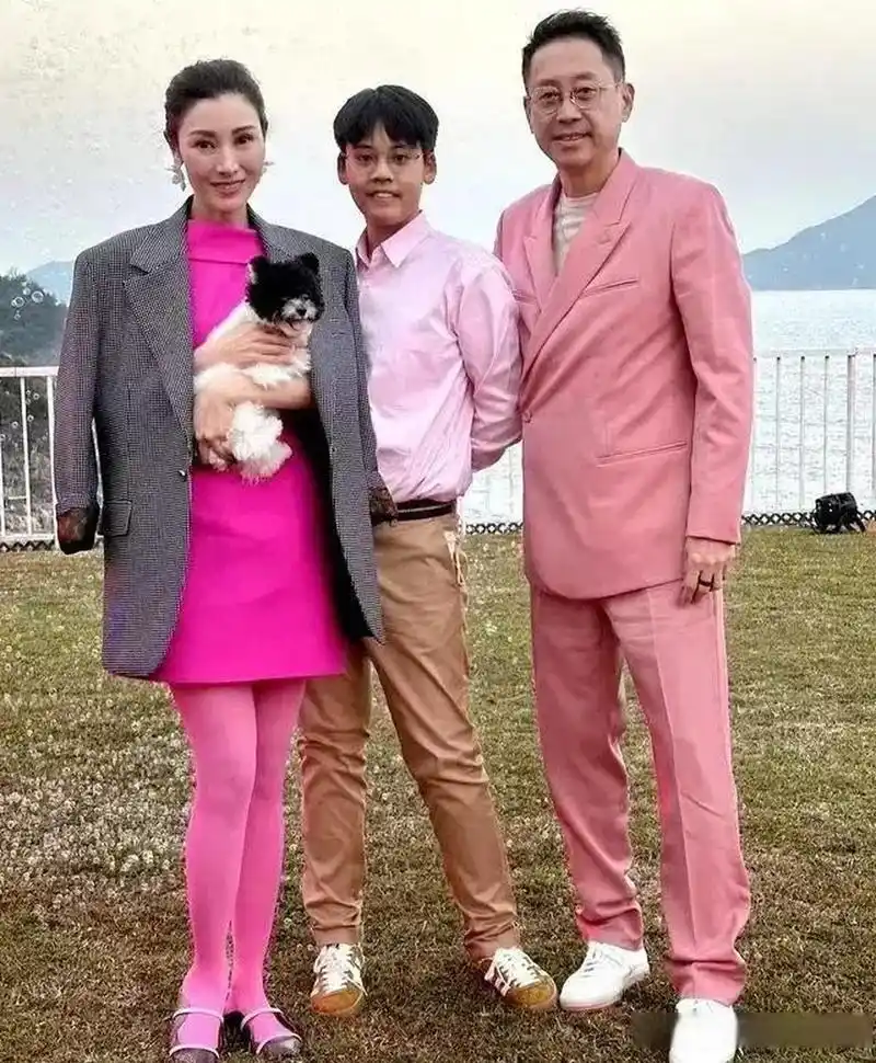 许晋亨是船王许世勋的儿子,家底非常丰厚.