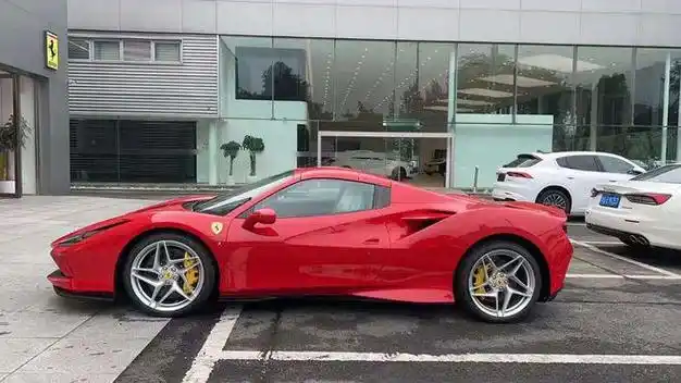 法拉利f8两门两座硬顶敞篷39t现车一降到底