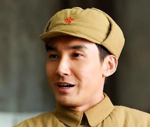 中,王英光是剧中的男主角,在新中国成立后被调到北京功德林管理所担任