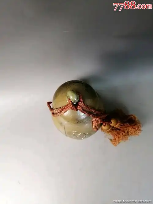 回流,赛璐璐制作宝葫芦,里面不知道有什么,很重,品相很好,如图所示