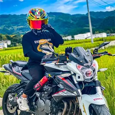 高清机车男生头像图片大全 戴头盔炫酷男头