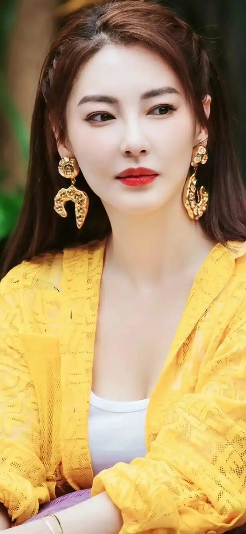 张雨绮,原名张爽,1987年8月8日出生于山东省德州市,中国 - 抖音