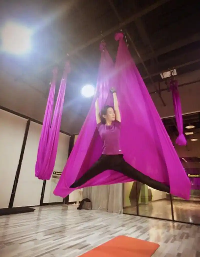 明星一字马大比拼,景甜优美,刘亦菲难度最大,而她却很尴尬!