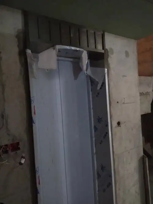 七宝带造型电梯门套