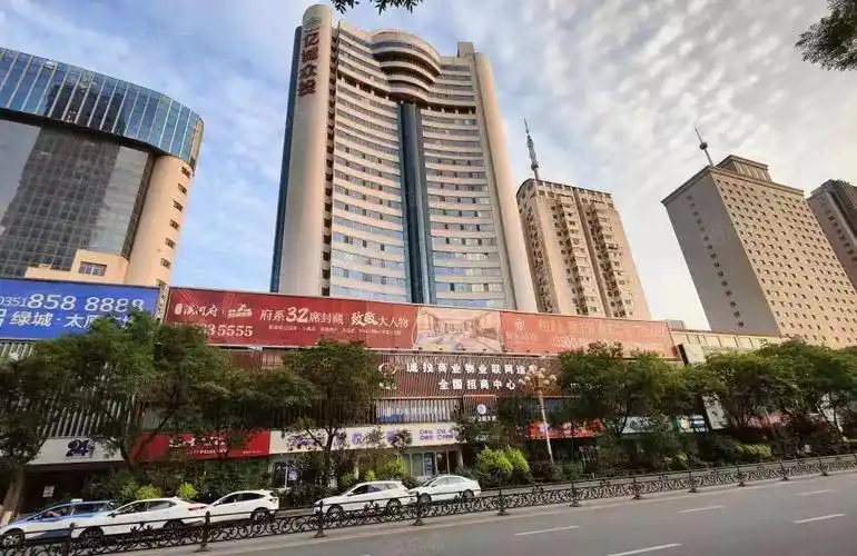 太原杏花岭府东府西国贸公寓楼府西街商铺商铺租售/生意转让出租-太原