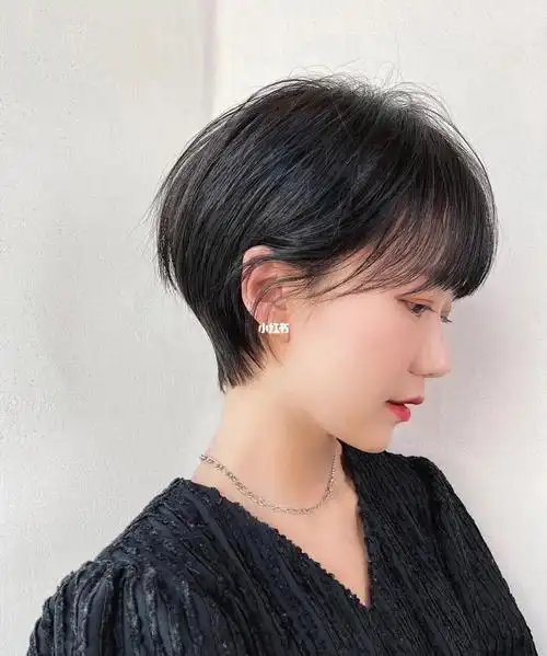 适合鹅蛋脸圆脸瓜子脸额头高的减龄短发
