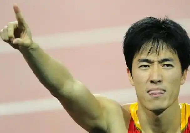 吴艳妮100米跨栏新冠军,好身材遮不住,刘翔是她永远的信仰