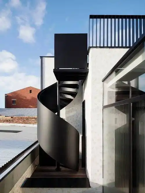 什么是室外楼梯最高级的性感?