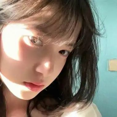 女生头像频道提供更多与纯欲,绿茶,干净,气质相关的头像图片挑选下载