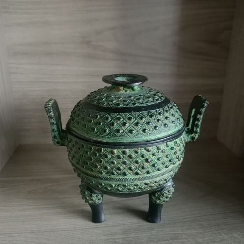 仿古青铜器摆件——乳纹鼎