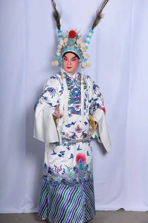 可未曾想,粤剧梦早已在他心中悄然埋下.