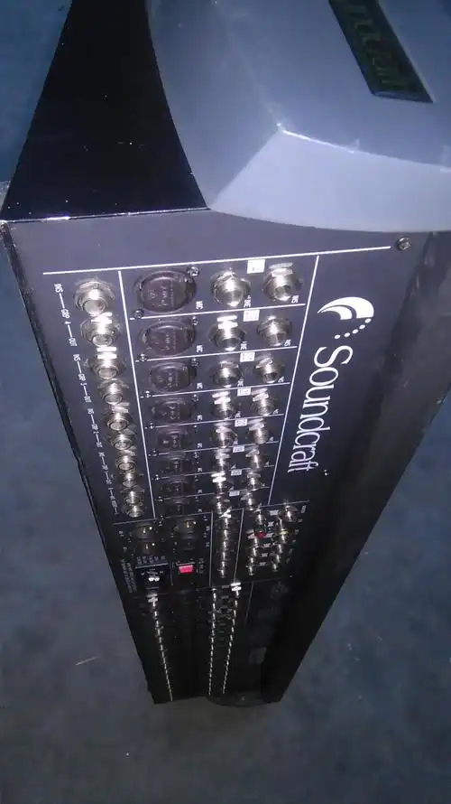 声艺lx7 24路调音台