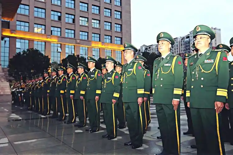 武警云南省总队机关隆重举行升旗仪式庆祝国庆