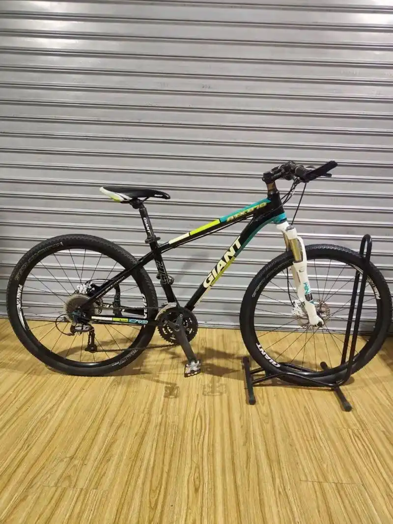 捷安特atx870中级车一台 捷安特atx870中级车一台,半内走线铝合金车架