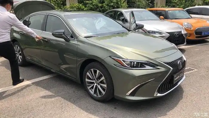 雷克萨斯es300h凌波玉提车