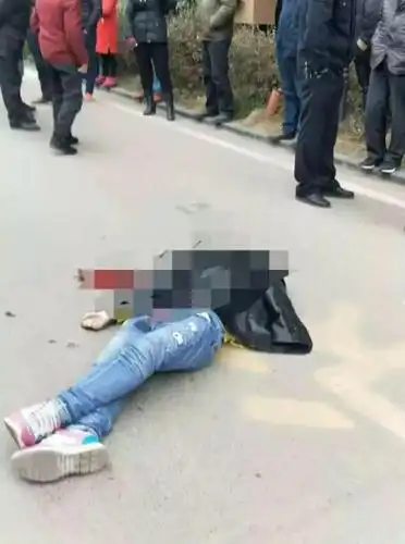 女中学生跳楼自杀,年纪轻轻为何想不开?