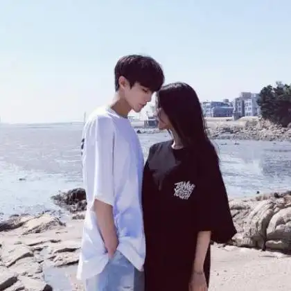 最新好看的低调秀恩爱情侣头像一男一女一对