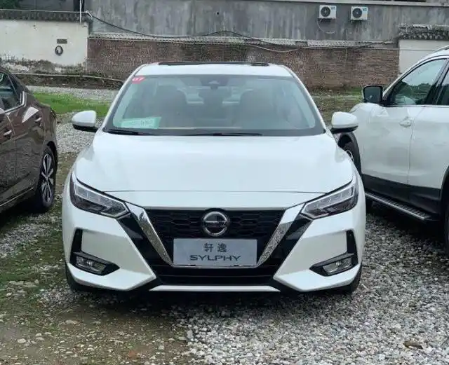 白色更对味2020款日产轩逸亮相街头车钥匙首次曝光会火