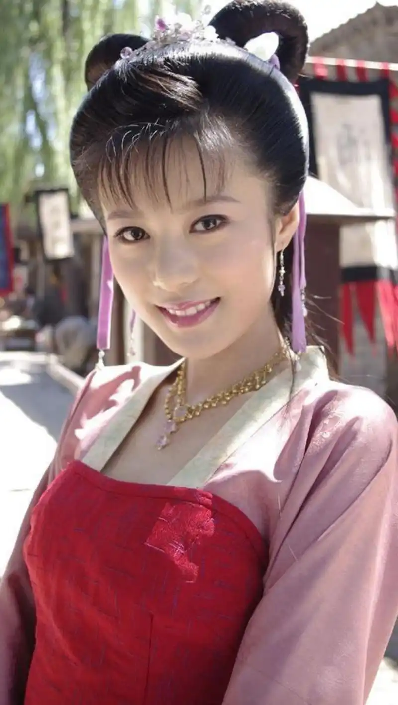 最美纪晓芙邬靖靖写真,虽然不是很火,倚天屠龙记中演技让人难忘