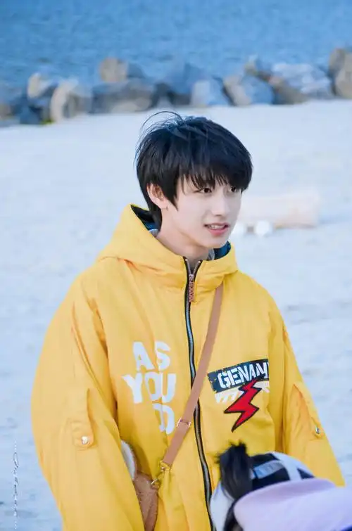 朱志鑫[超话]##朱志鑫 山城揽月