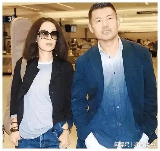 那英二婚还真嫁对了!孟桐不仅多金还特别儒雅绅士,比前夫强太多